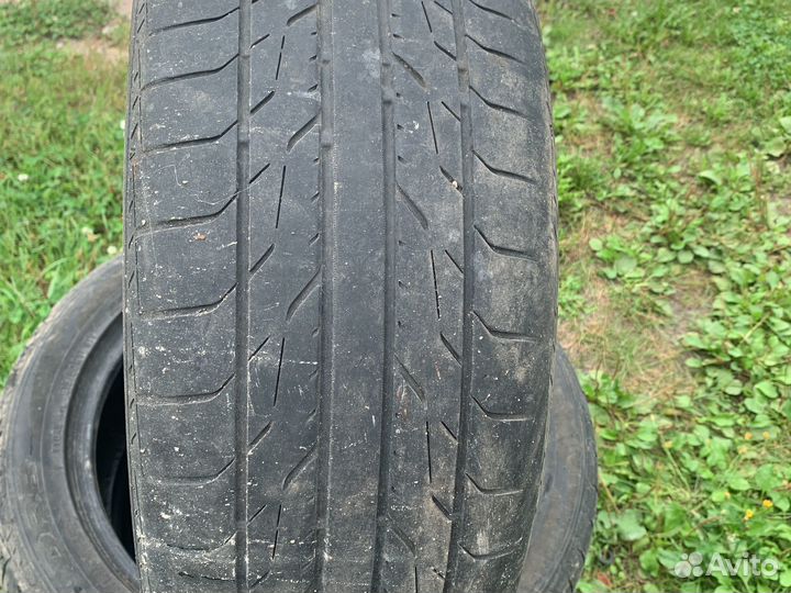 Toyo DRB 215/50 R17