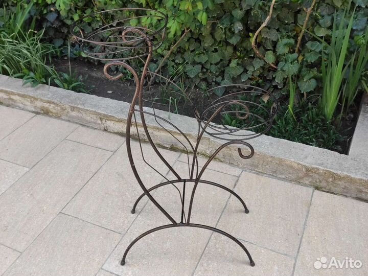 Подставка для цветов металлическая