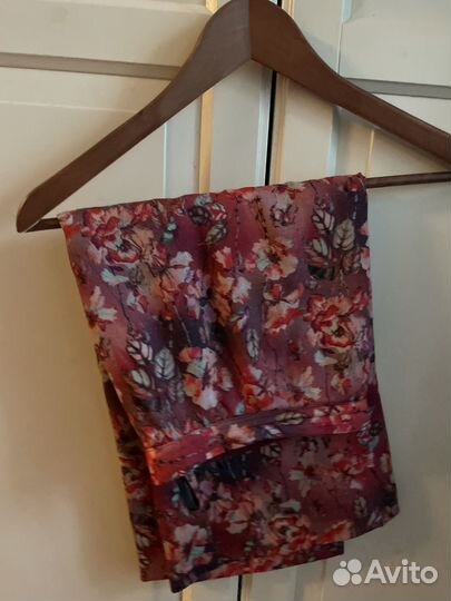 Продаю костюм из ткани дольче габана