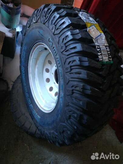 Новое запасное колесо на внедорожник