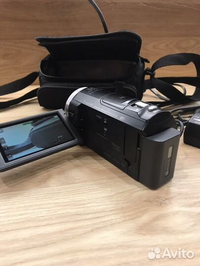 Видеокамера Sony HDR CX530E