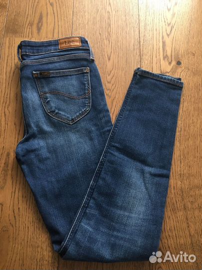 Джинсы женские Lee 28, Guess 29