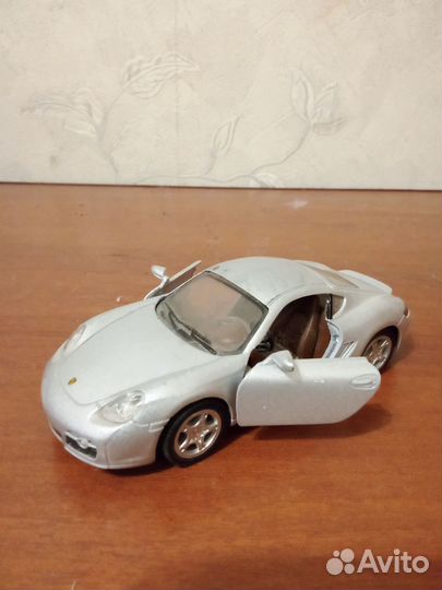 Модель автомобиля Porsche Cayman
