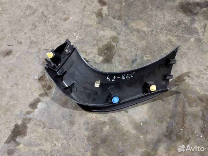 Накладка двери багажника от Renault Megane III 20