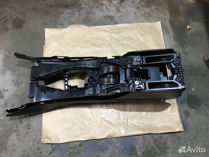 Центральный тунель (подлокотник ) BMW 5 F10