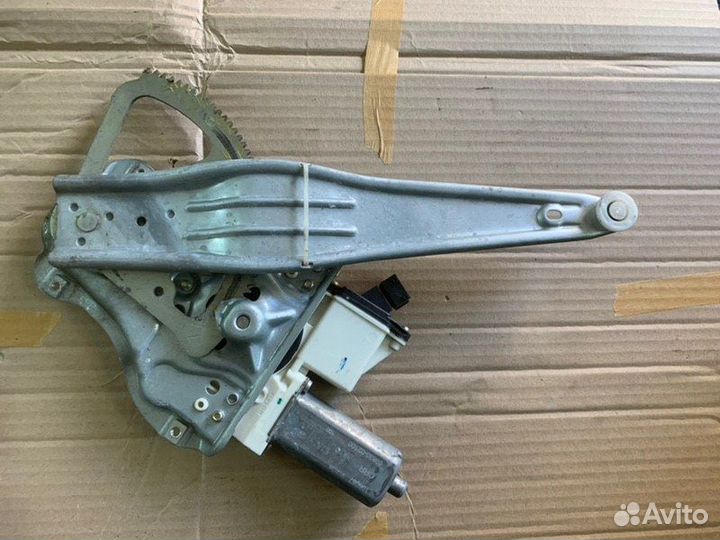 Стеклоподъемник задний правый Toyota Corolla E120