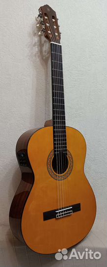 Классическая гитара электроакустика Yamaha С40-EQ
