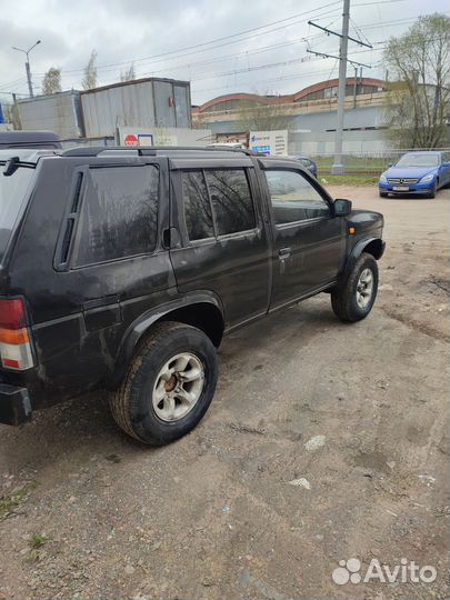 Nissan Terrano 3.0 МТ, 1994, битый, 500 000 км