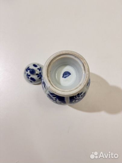 Фарфоровая ваза с крышкой