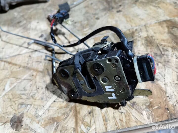 Замок двери передний левый kia spectra