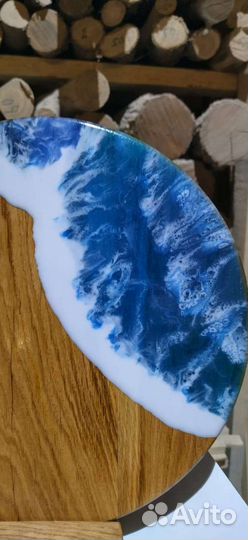 Доска из дуба на подставке