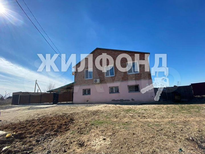 Дом 165 м² на участке 8 сот.