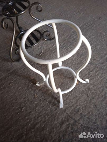 Подставка под цветы