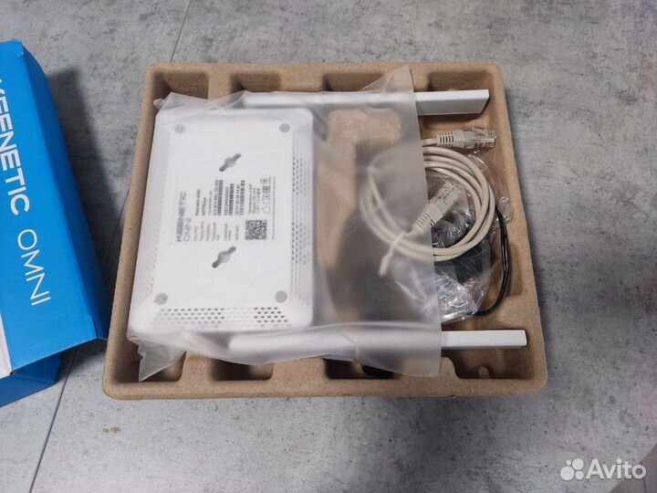 Wi-Fi роутер Keenetic Omni (KN-1410)