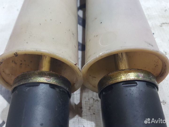Амортизаторы передние на Mercedes W126