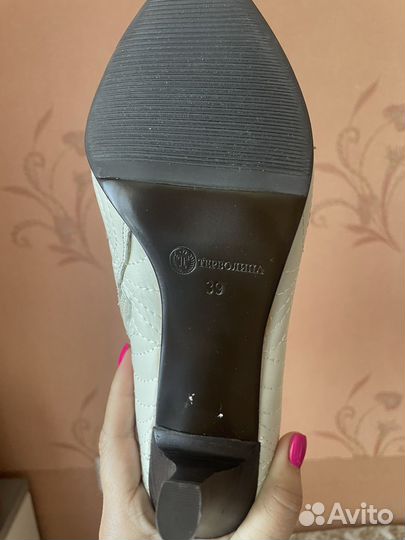 Сапоги белые