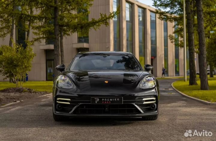 Аренда Porsche Panamera Turbo S