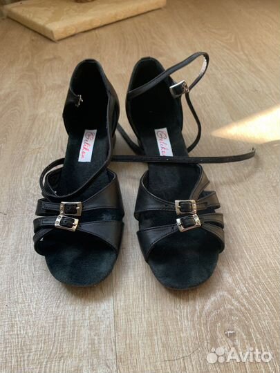 Туфли для бальных танцев