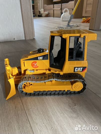 Экскаватор игрушка