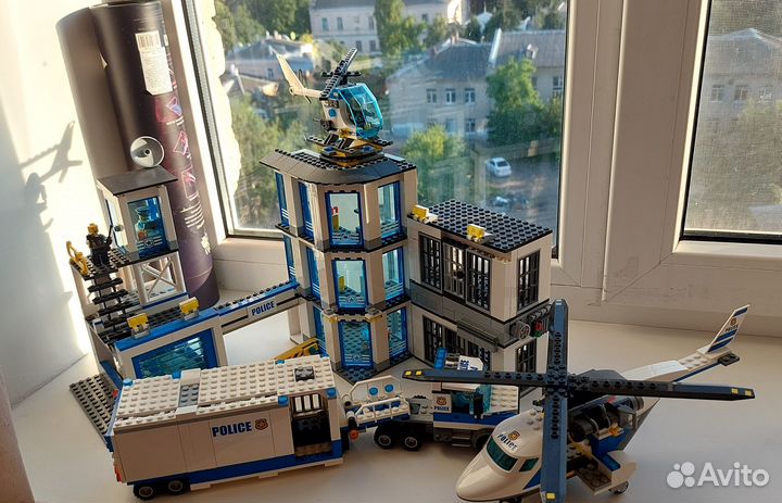 Lego city полицейский участок