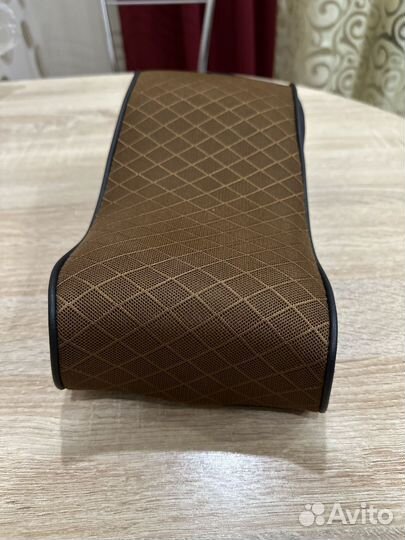 Подлокотник для автомобиля