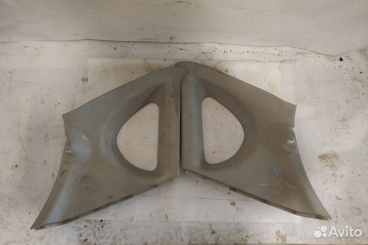 Обшивка салона Daihatsu Storia