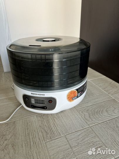 Сушилка для овощей и фруктов redmond