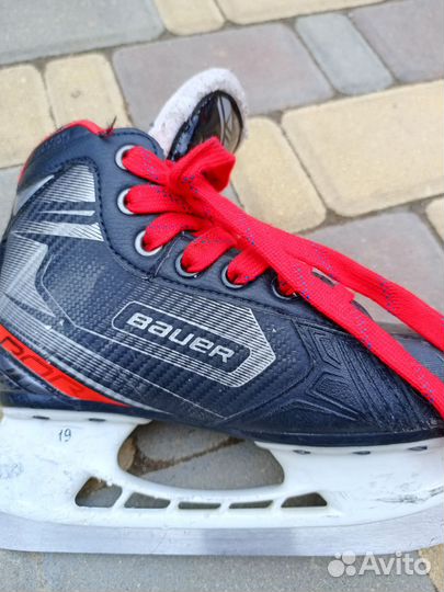 Хоккейные коньки bauer