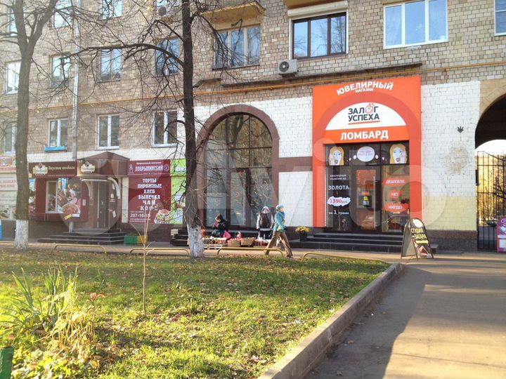 Под кофейню на 1 линии