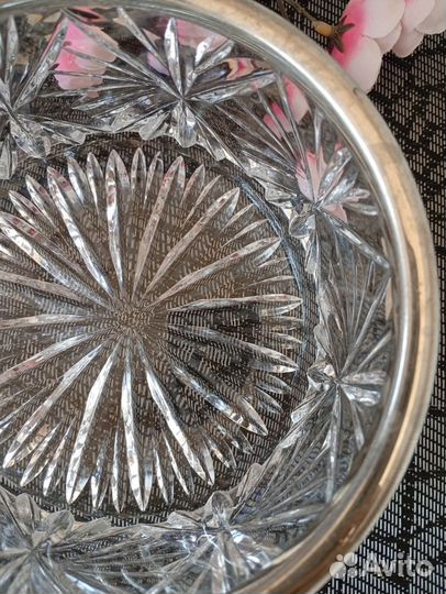 Салатник хрустальный с металлическим ободком