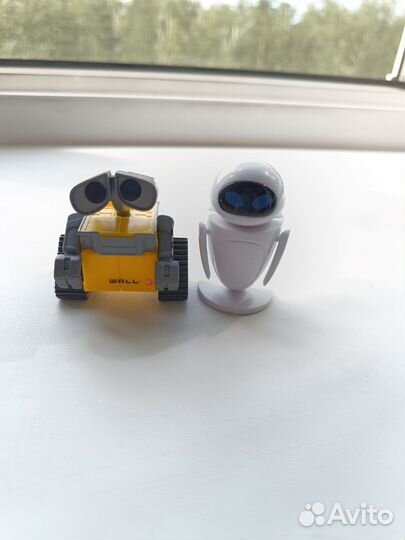 Валли и Ева герои мультфильма