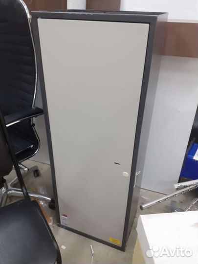 Сейф металлический