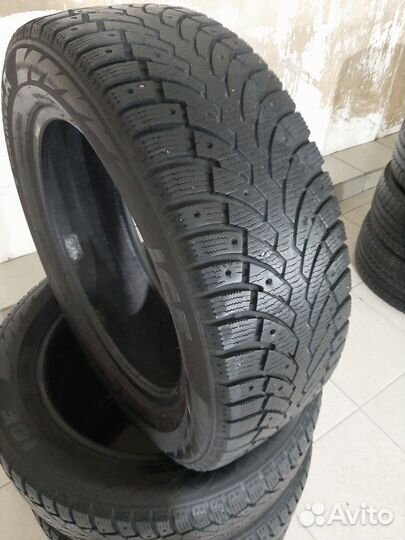 Formula Ice 215/60 R17 100V