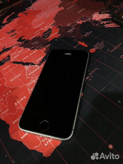 iPhone SE, 32 ГБ