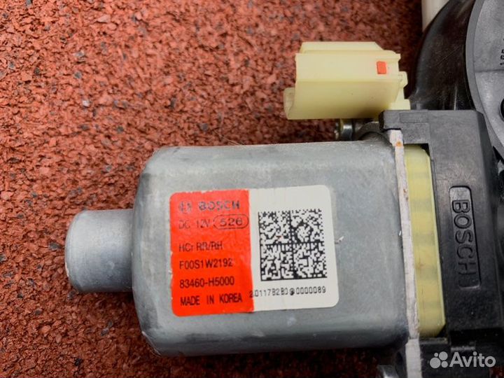 Стеклоподъемник задний правый Hyundai Solaris 2