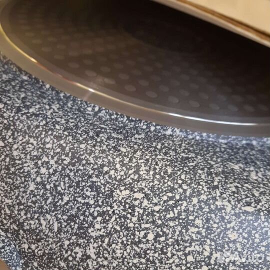 Сковорода 28 см новая