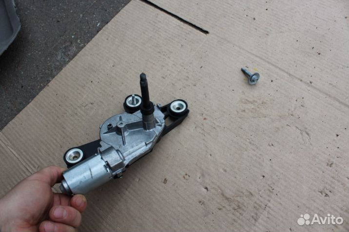 Моторчик стеклоочистителя заднего стекла Ford Fies