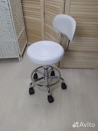 Стул для мастера педикюра, косметолога