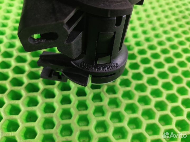 Личинка замка багажника