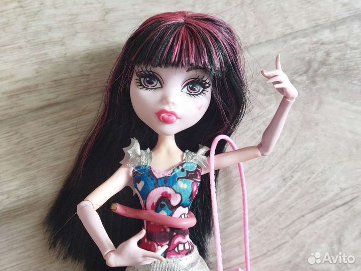 Кукла Монстер Хай Дракулаура Бу-йорк