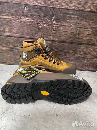 Кроссовки The North face