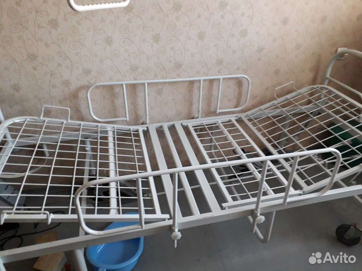 Медицинская кровать