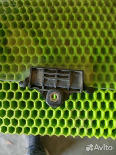 Заднее стекло Hyundai Elantra HD левое,правое