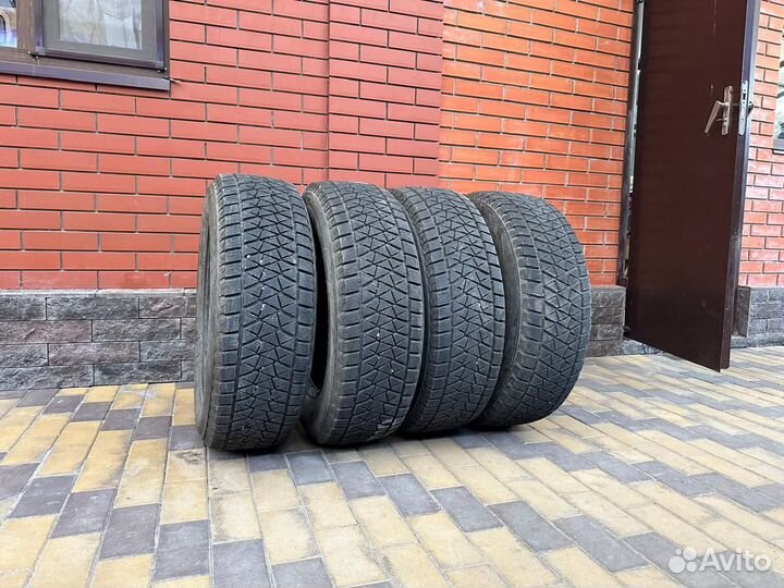 Bridgestone Blizzak DM-V2 235/65 R18 106S