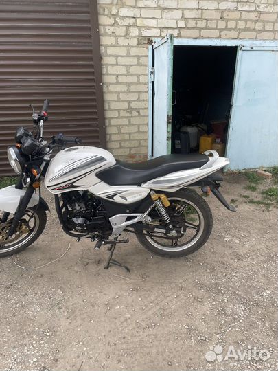 Продам мотоцикл 250кубов