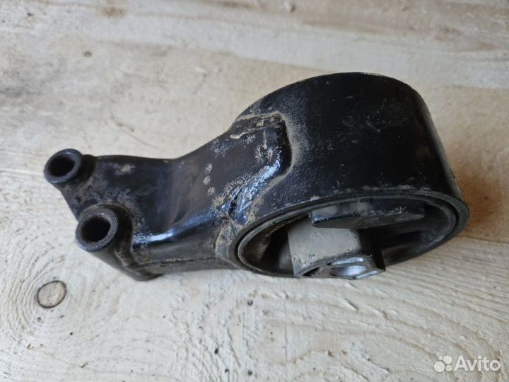 Опора (подушка) двигателя Chevrolet Cruze 1.6