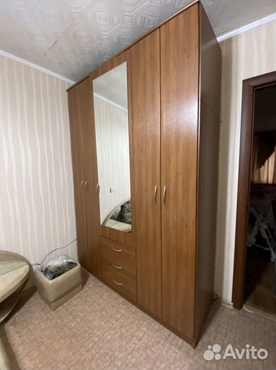 Шкаф распашной
