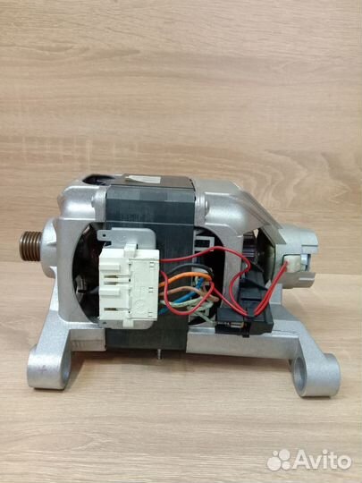 Двигатель для стиральных машин Indesit 160021751