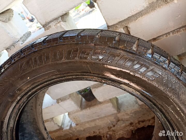 Bridgestone Blizzak Revo GZ R16