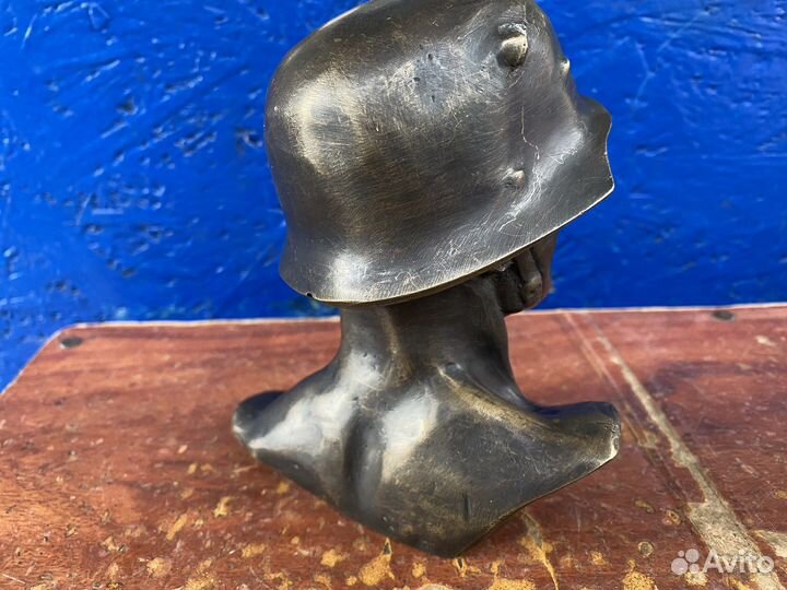 Бюст немецкого солдата бронза,латунь